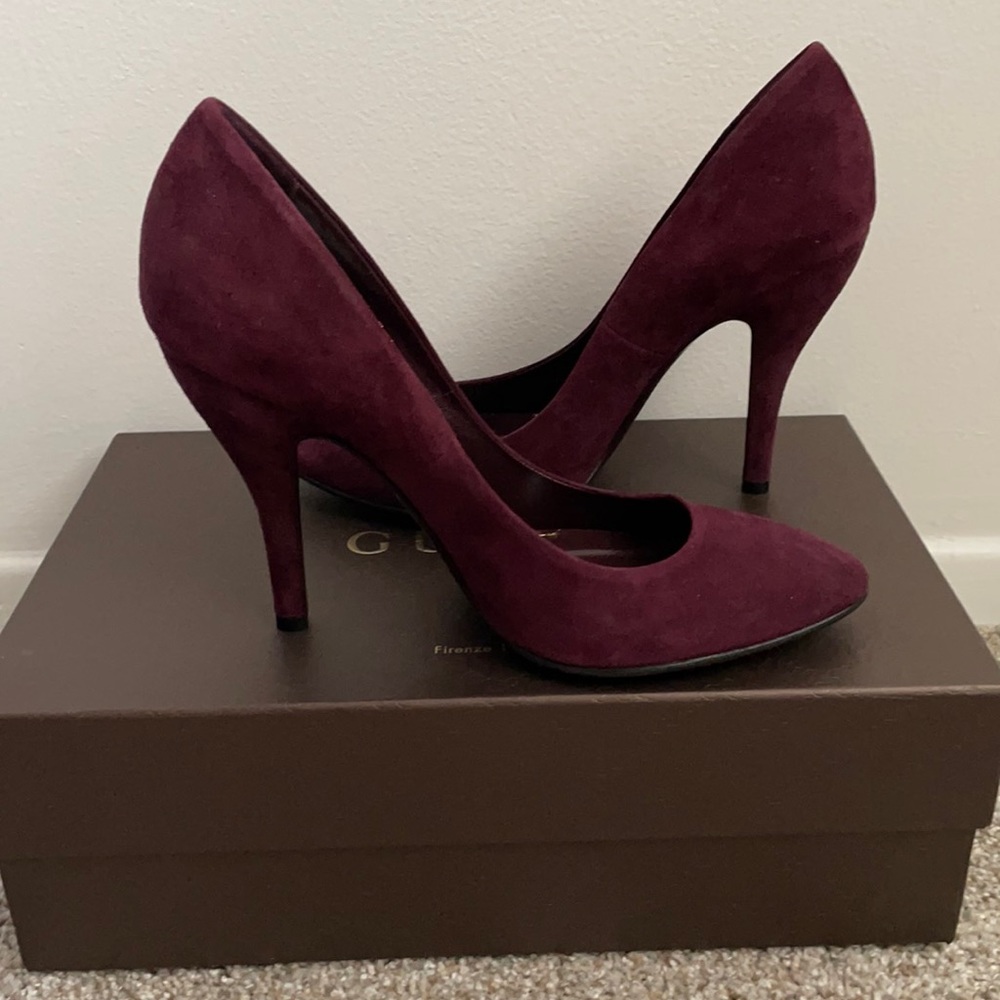 Gucci suede pumps (4.5in heels) with protective soles - size 37.5